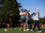 开云下载-球员们在比赛中展现出团结和拼搏的精神