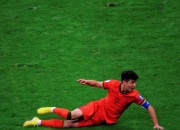 开云体育-包含球场上挥汗如雨，球员们战斗到底的词条