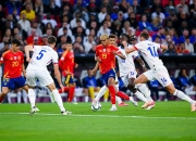 开云官网-包含欧预赛上演经典对决：球员们在场上拼尽全力的词条