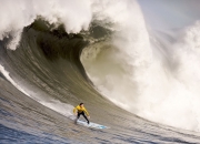 开云平台-德甲争冠战焦点战，新疆队险胜浙江队，体育无疆界的激情碰撞