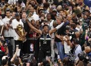 开云体育中国官网-天津队逆转雄鹿，欧文扛起全队