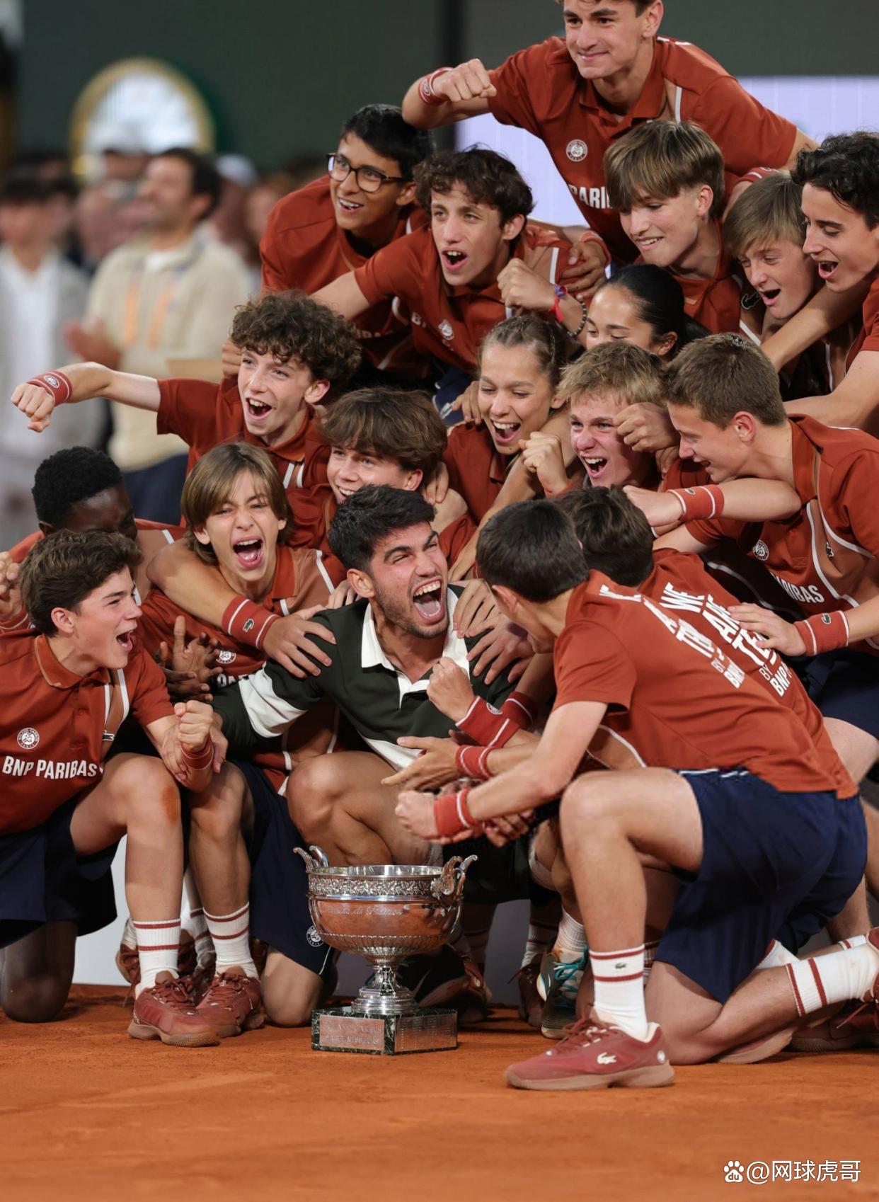 西班牙网球队逆转日本网球队，阿尔卡拉斯关键制胜的简单介绍