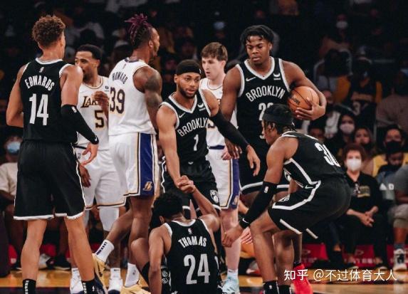 天津队轻取雄鹿,杜兰特带队取胜 天津队轻取雄鹿,杜兰特带队取胜