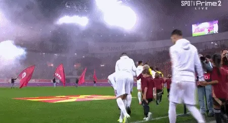 包含北马其顿对黑山，北马其顿队员士气高昂准备比赛的词条