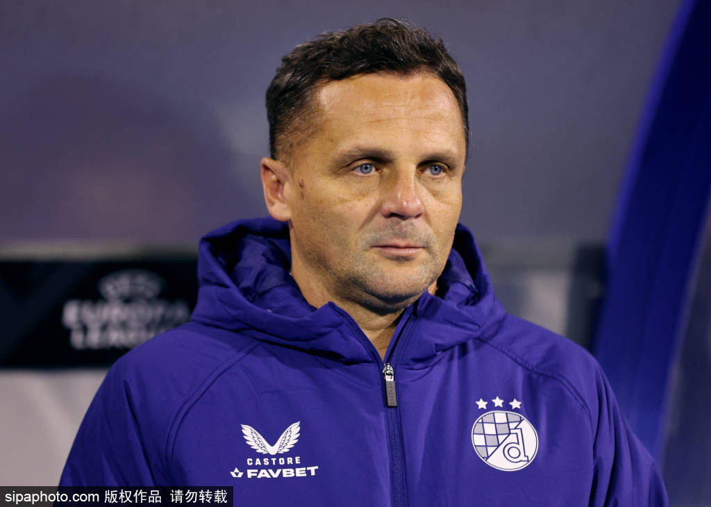 关于紧急叫停场上球员,主教练犯战术失误悔不当初的信息 关于紧急叫停场上球员,主教练犯战术失误悔不当初的信息