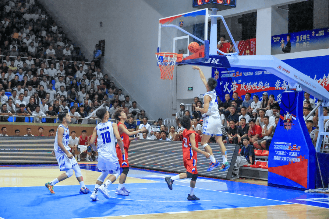 关于技术比拼，篮球场上的热血对决的信息