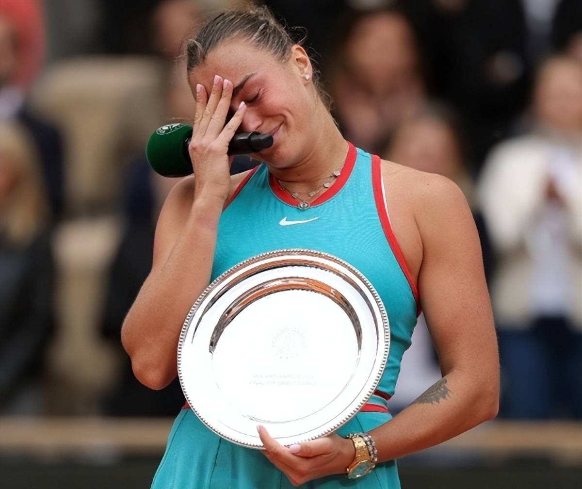 阿根廷女足球员破门得分，实现胜利