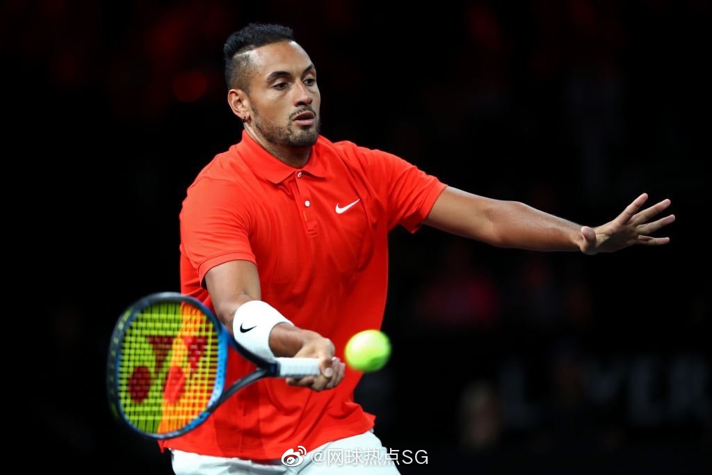 包含法国网球队鏖战欧洲网球队，克耶高斯完成帽子戏法的词条