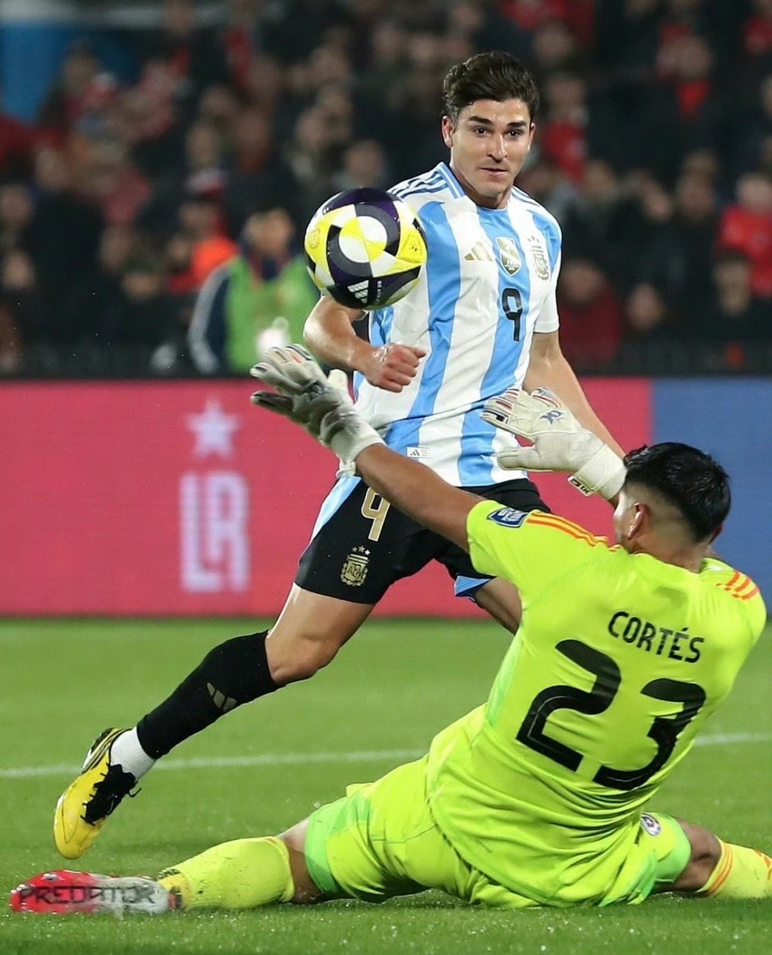 包含阿根廷队再次夺得重要比赛胜利,众将兴奋不已的词条 包含阿根廷队再次夺得重要比赛胜利,众将兴奋不已的词条