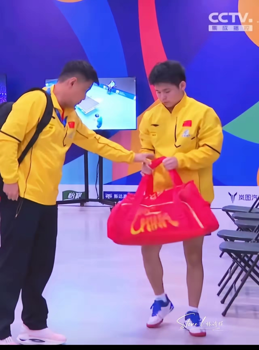 包含英国乒乓球队翻盘奥地利乒乓球队，王皓送出助攻的词条