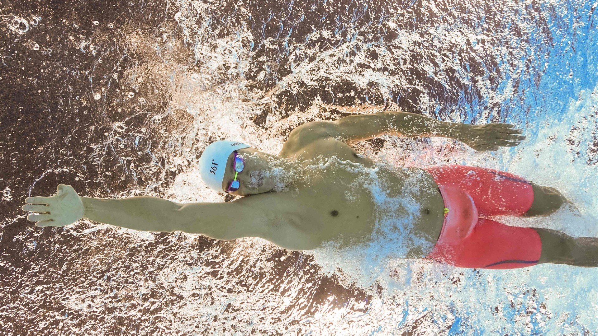 卡塞米罗一锤定音，爱尔兰青春风暴席卷挪威